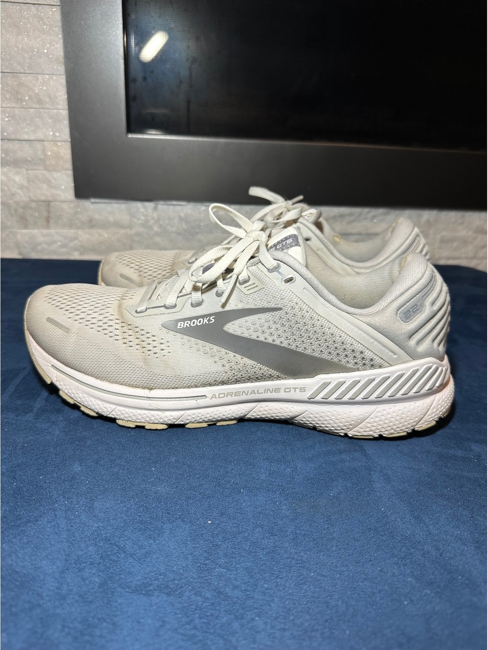 Brooks Adrenaline GTS Gray Running Shoes Men’s Size 12